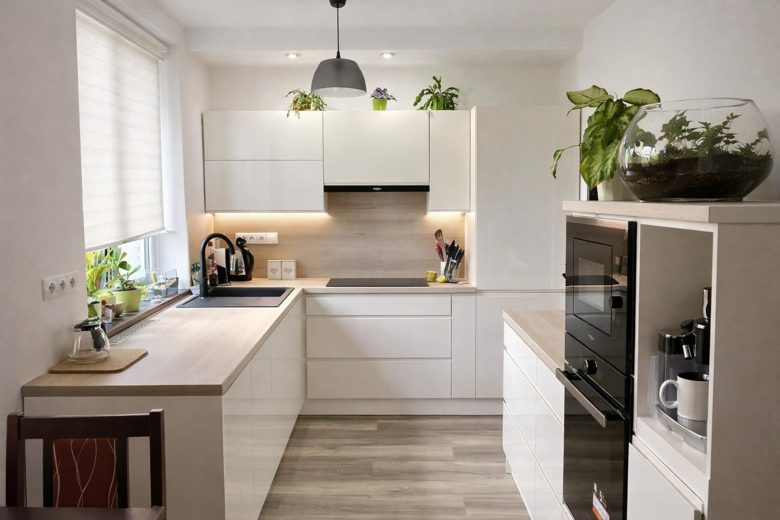 Tropen kuchyně lak lesk